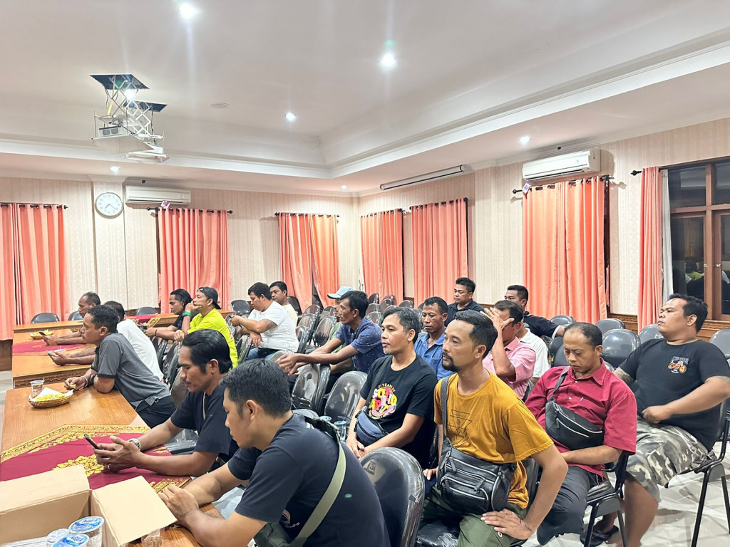Rapat Koordinasi Linmas Desa Tumbak Bayuh